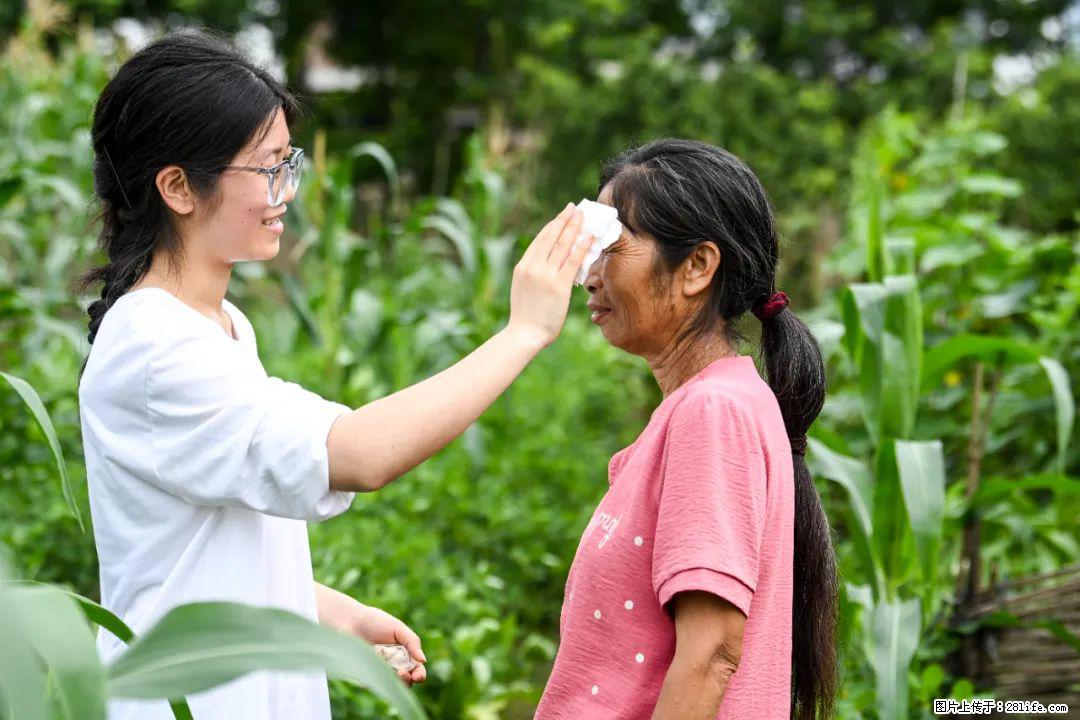全网追的“扁担女孩”，找了一份暑假工，时薪12元 - 喀什生活资讯 - 喀什28生活网 ks.28life.com