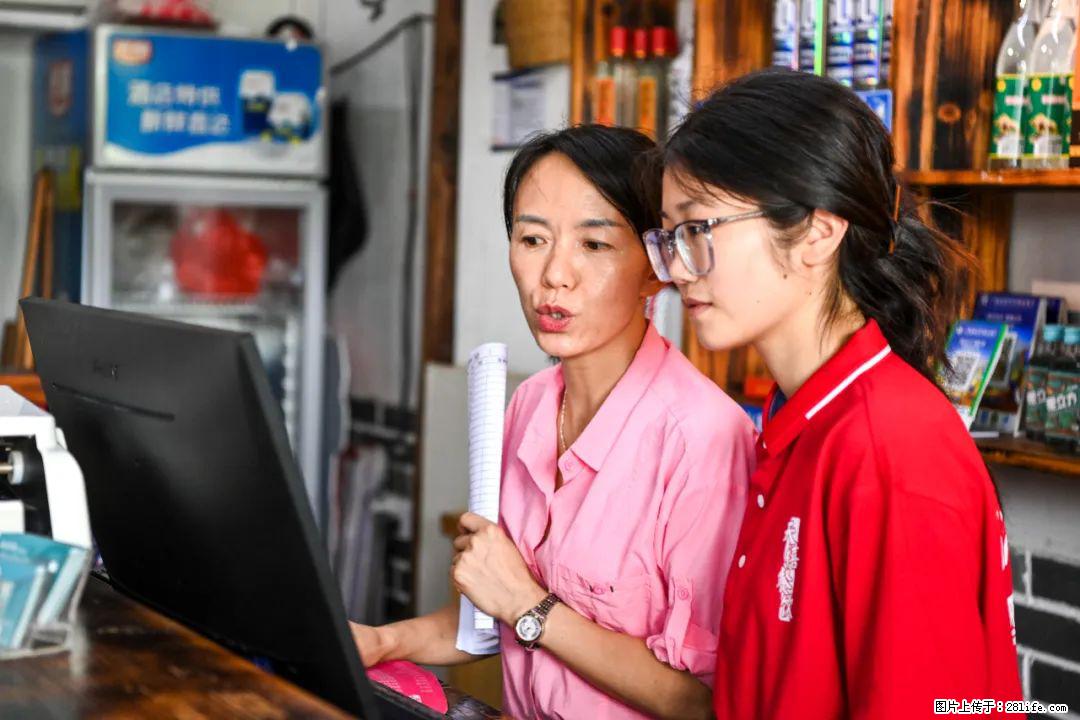 全网追的“扁担女孩”，找了一份暑假工，时薪12元 - 喀什生活资讯 - 喀什28生活网 ks.28life.com